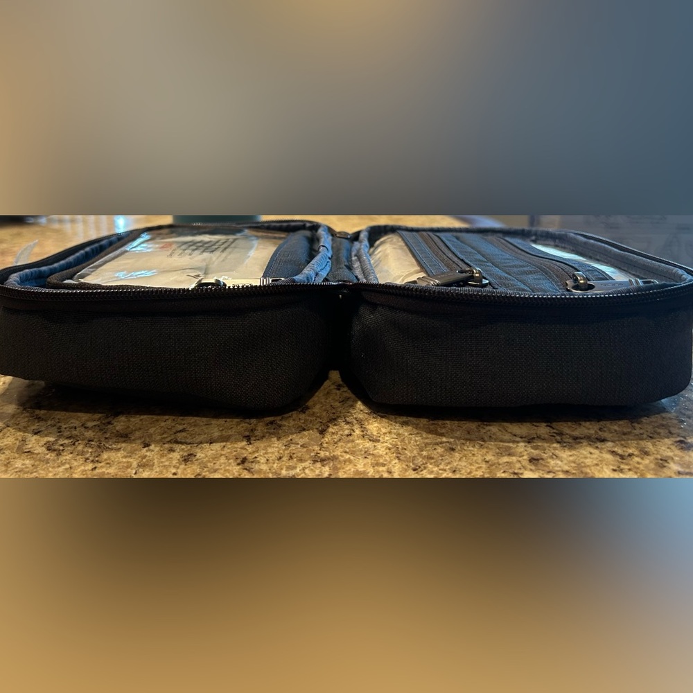 Tumi Alpha 3 split travel kit - Picture 4 of 4
